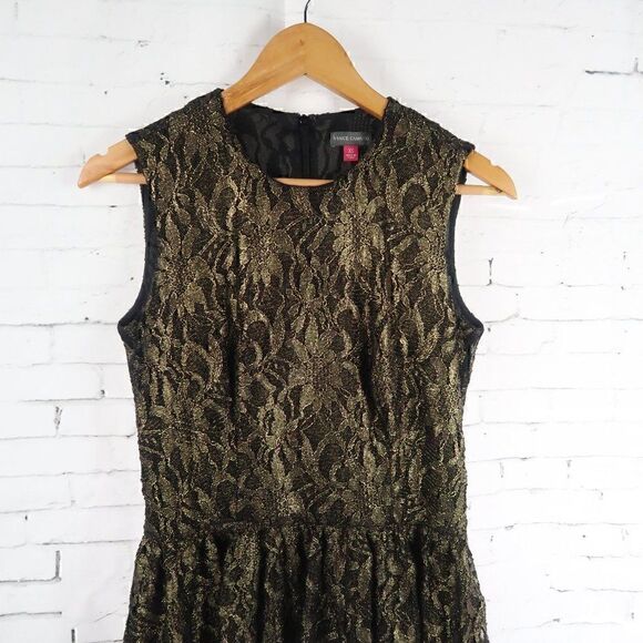 VINCE CAMUTO BLACK WITH GOLD LACE OVERLAY SLEEVELESS PEPULM TOP SIZE XS - Picture 7 of 11